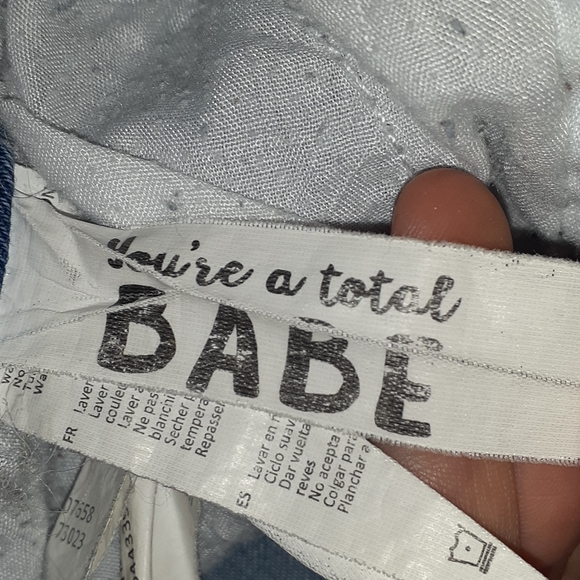 Size one blue ripped jeans - Picture 5 of 5